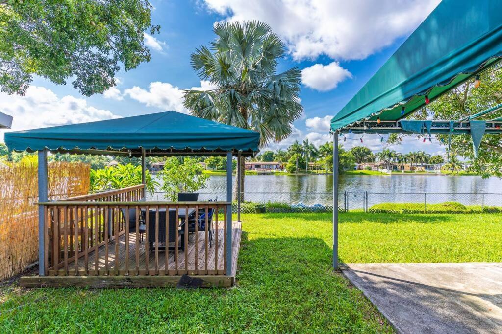 Private Lakefront Home In Miami/Pembroke Pembroke Pines Exterior photo